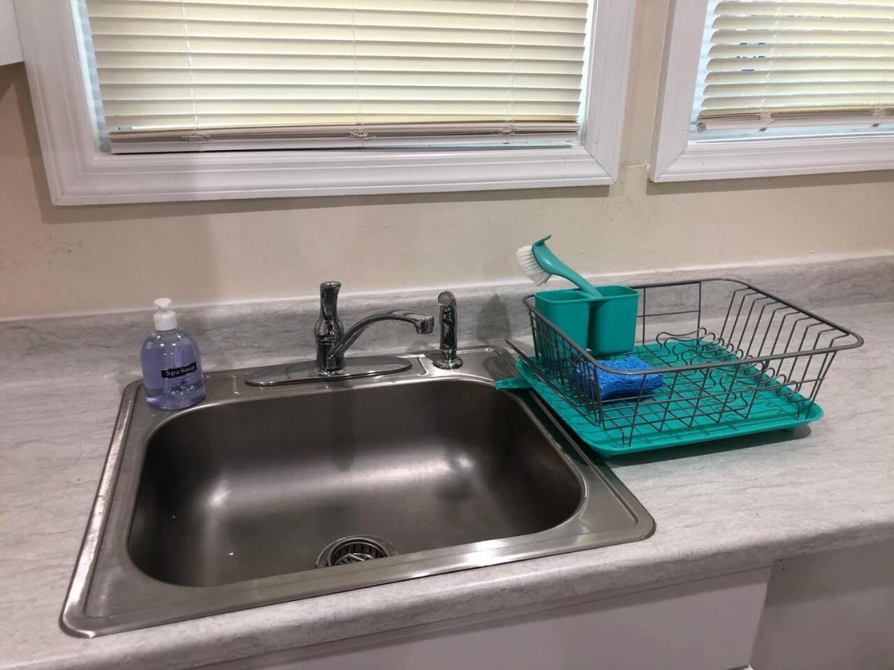 Spacious And Private Apartment With 3 Bedrooms And 1 Bathroom Near Newark International Airport Ewr And New York City מראה חיצוני תמונה
